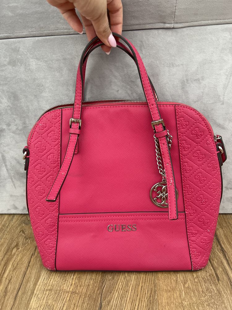 Дамска чанта Guess