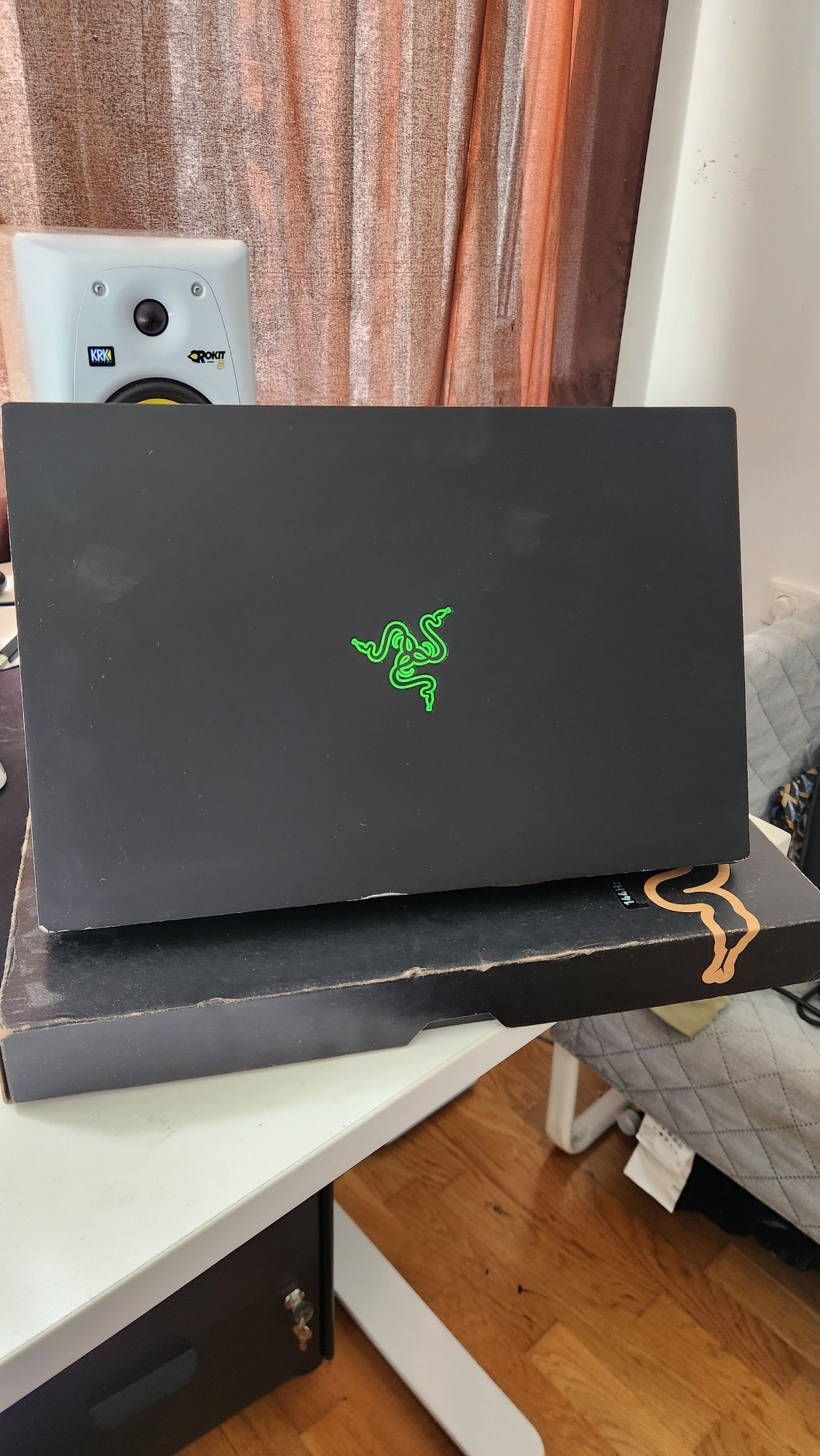 Геймърски Лаптоп Razer Blade 15 Advanced RTX 2080 Max-Q Design
