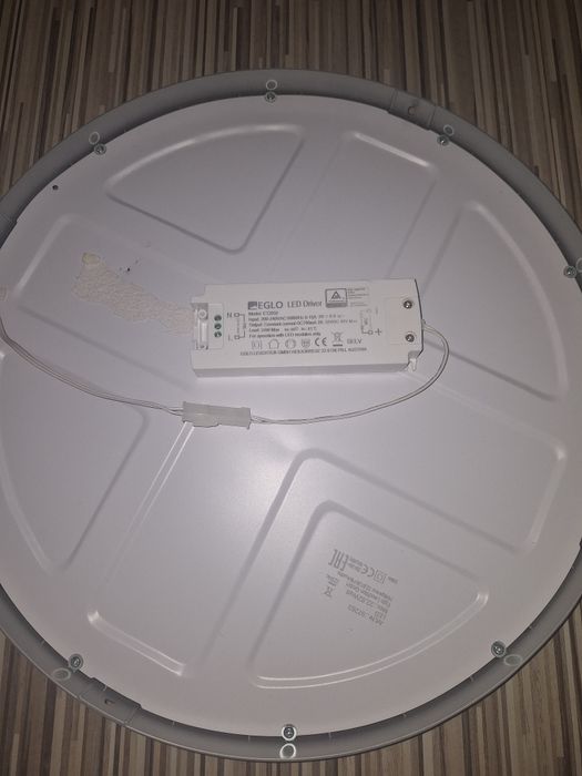 Plafonieră LED Eglo.