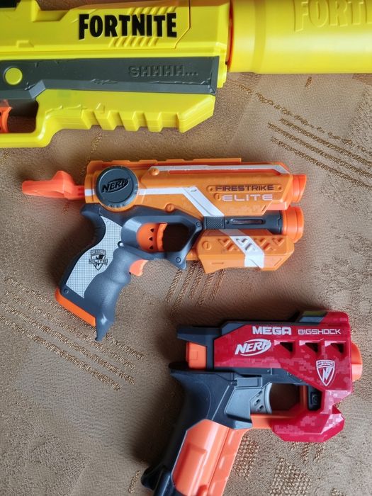 Arme nerf în stare foarte bună