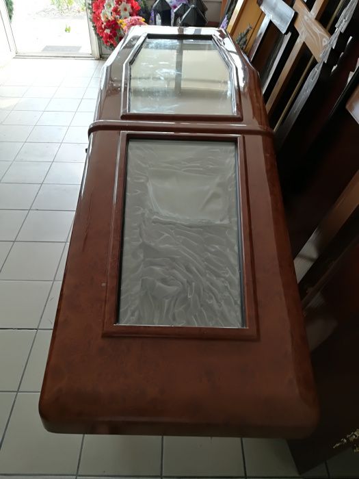 Închiriem capace frigorifice funerare