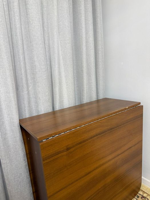 Продаеться стол и стул