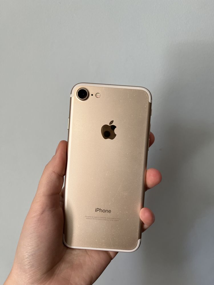 Продам iphone 7