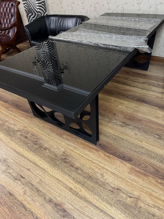 Продам холодильник 100 фирмы тыс и стол качественный мощный 30 тыс