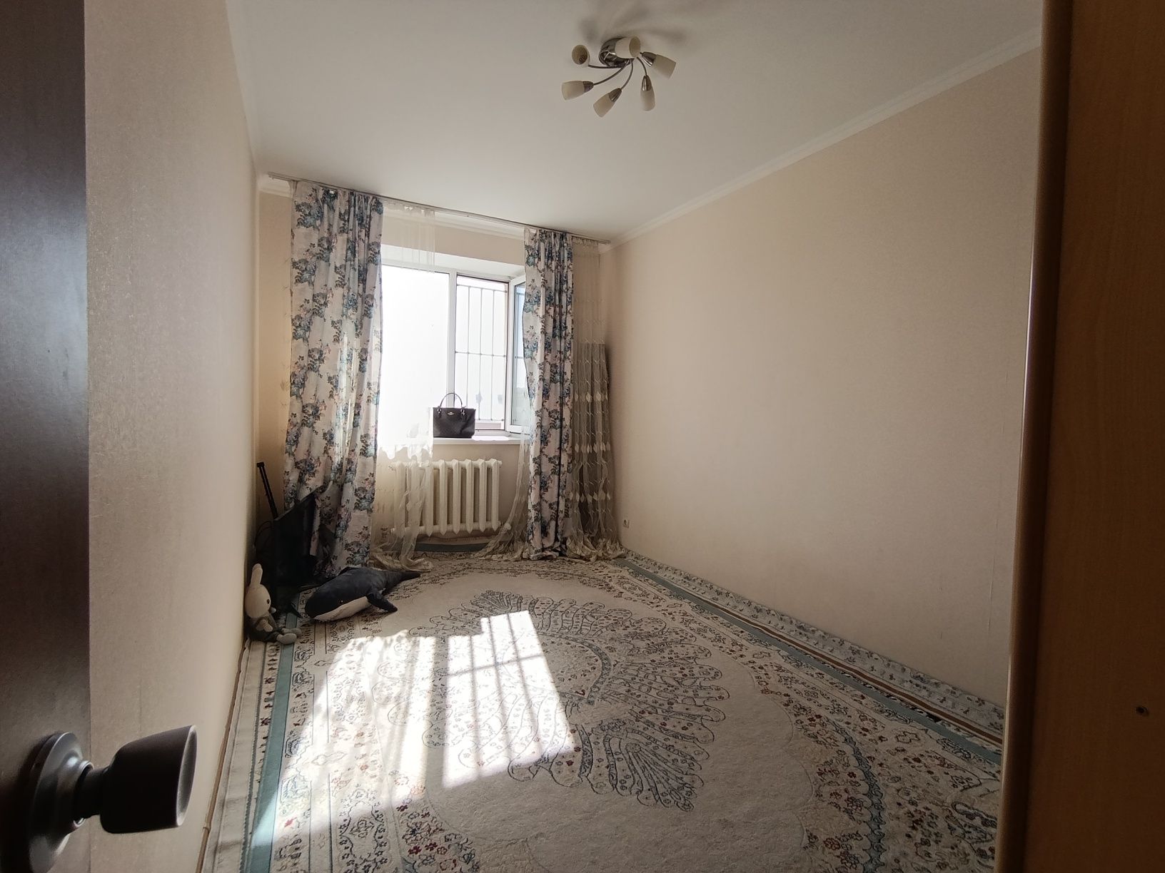 Продам 2 комнатную квартиру Жубанова 4