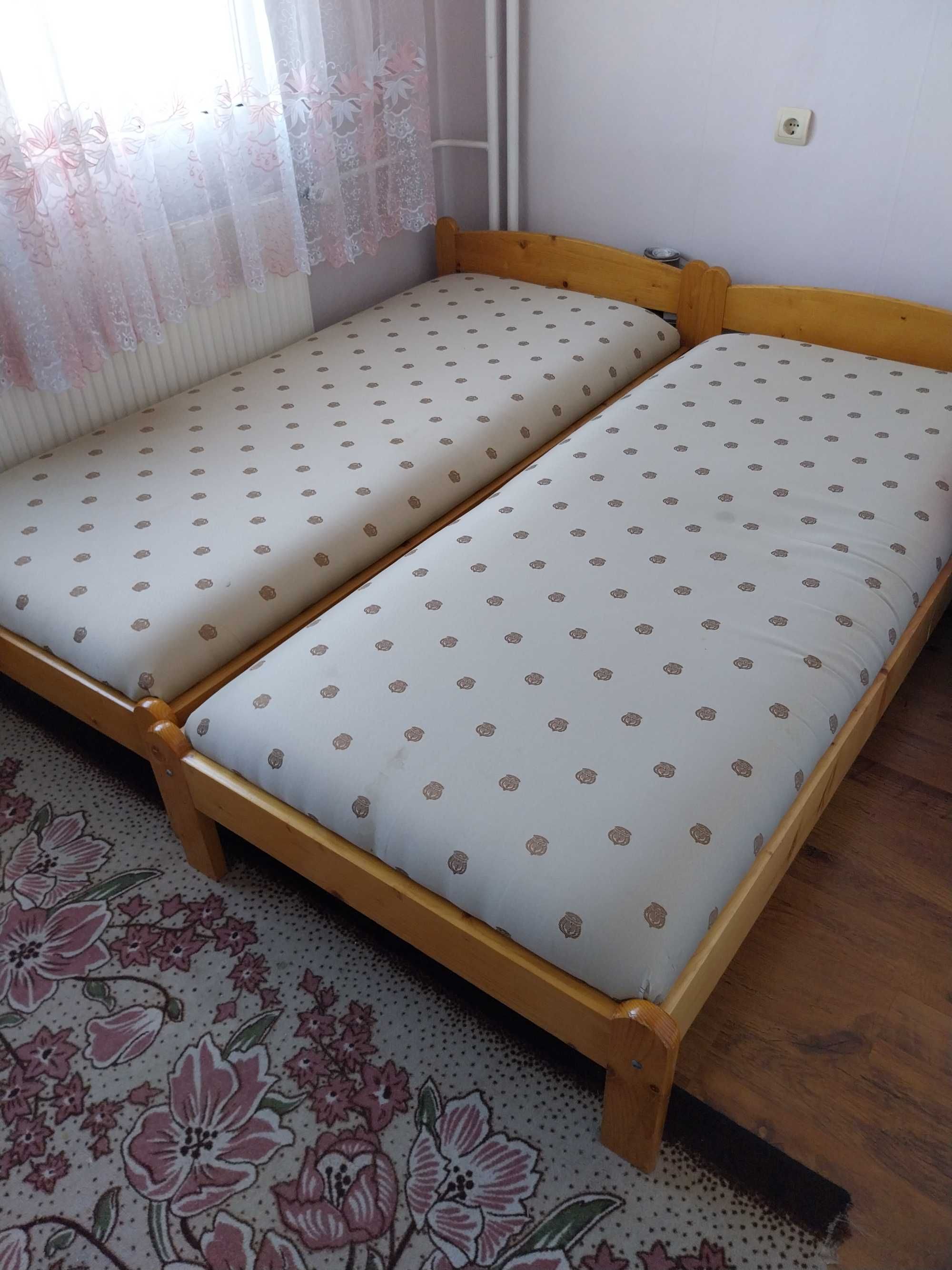 Легла с матраци и рамка