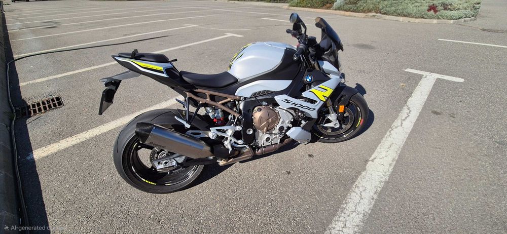 Moto NAKED BMW S1000R 2022