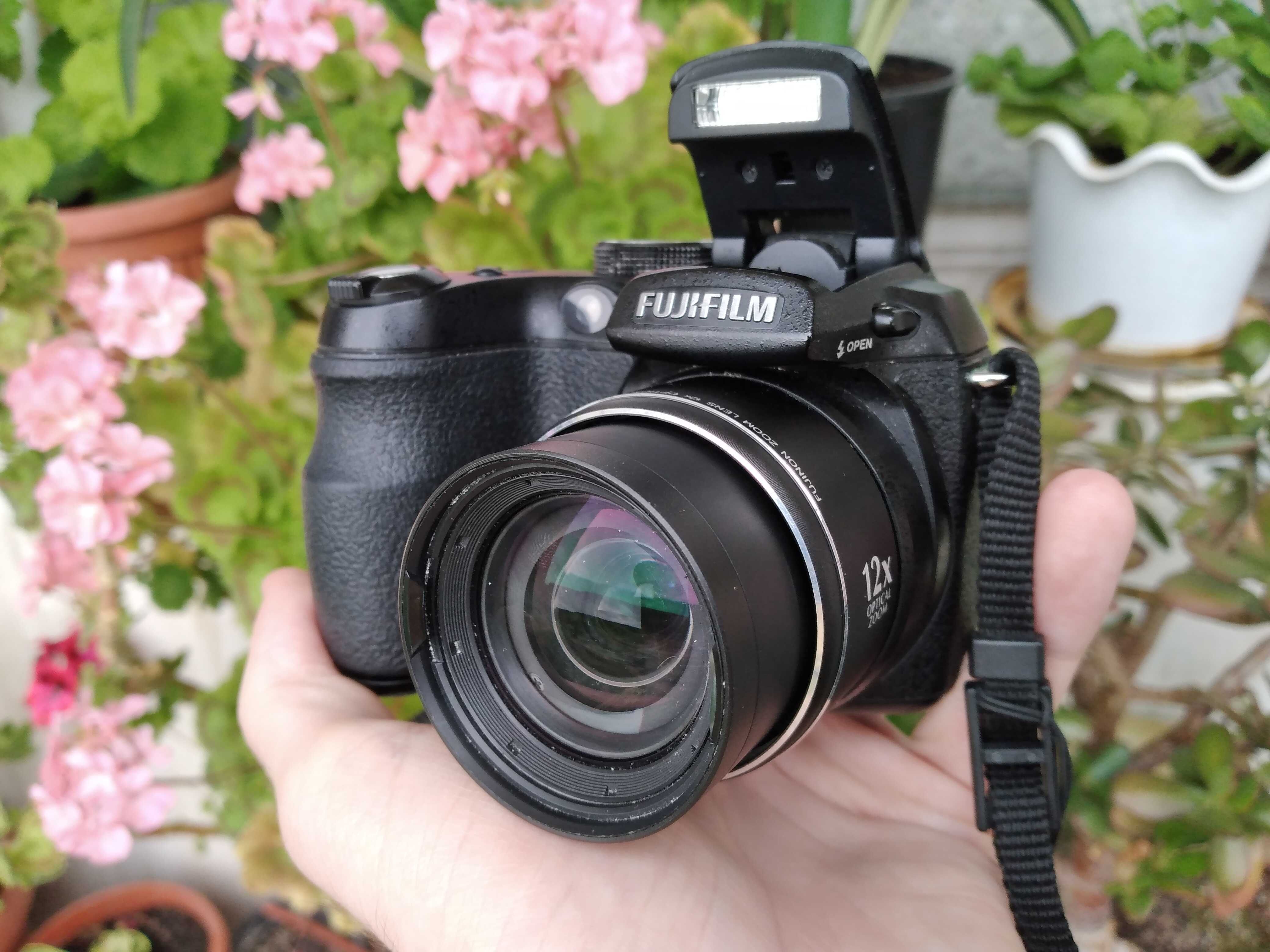 Фотоапарат Fujifilm FInePix S1000fd