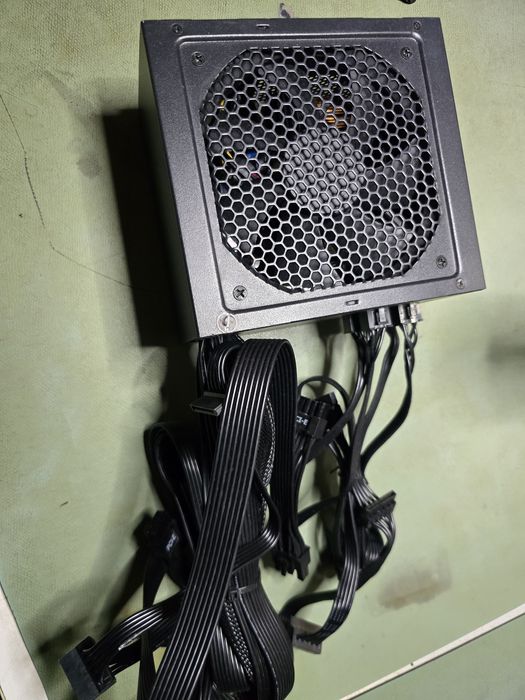 Vand sursa Seasonic G12 850W 80% GOLD semi-modulară