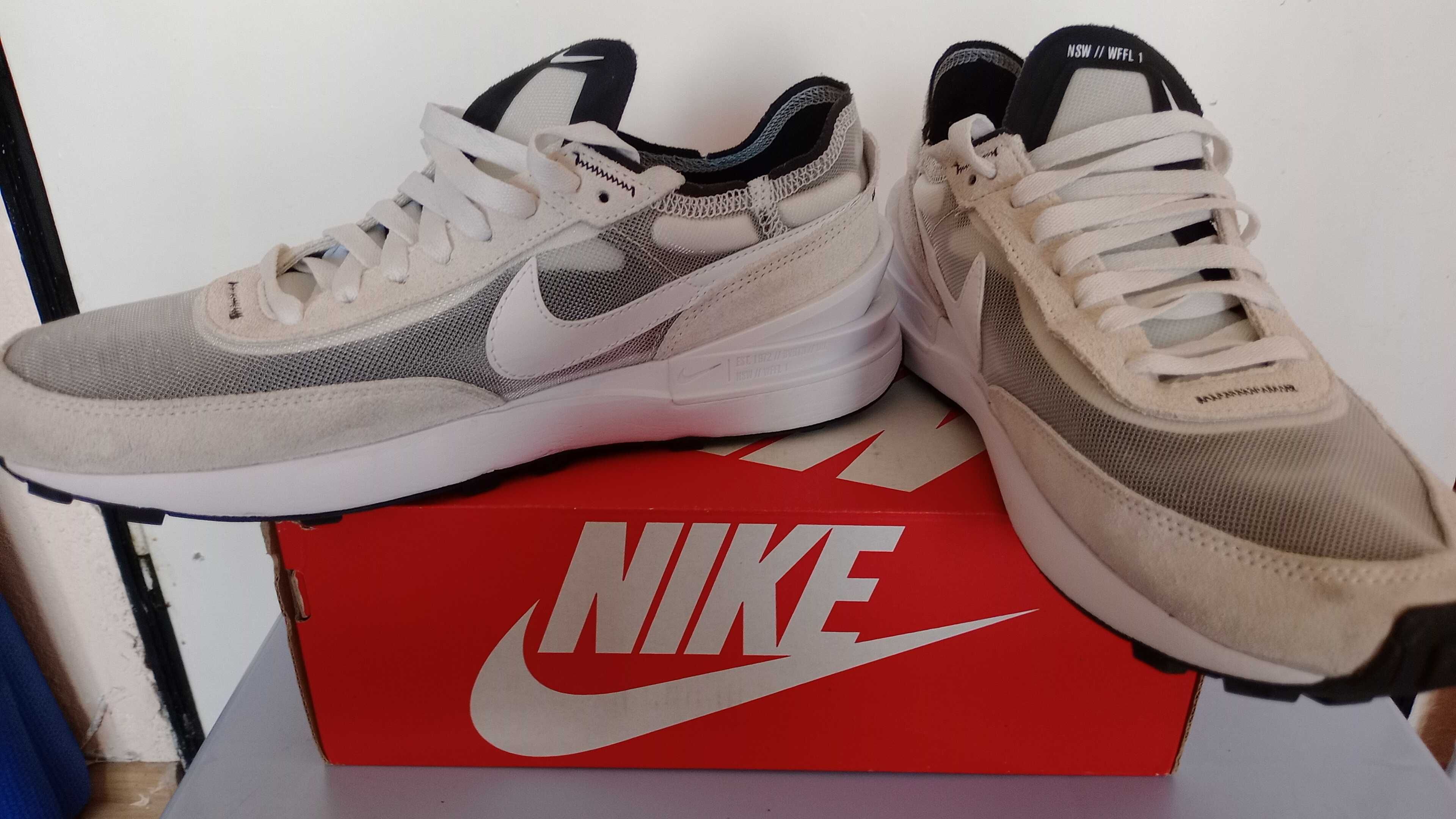 Маратонки Nike Waffle One в бяло два цвята 43 номер