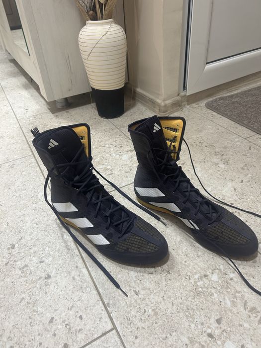 Боксови обувки адидас Box Hog 4