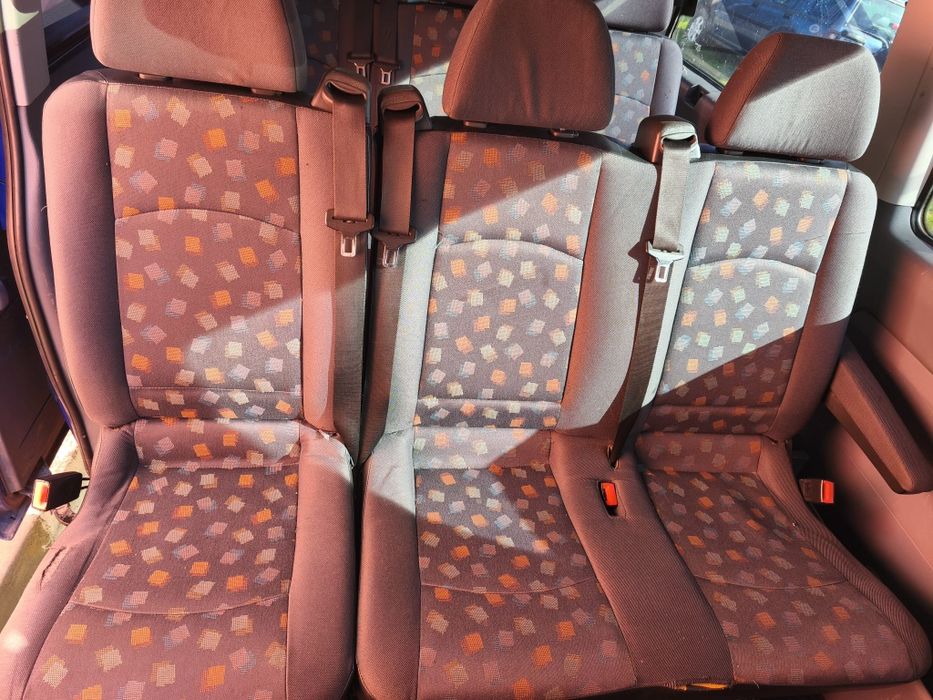 Închirieri microbus 8+1 locuri Cu sau Fără șofer ,se conduce cu   B