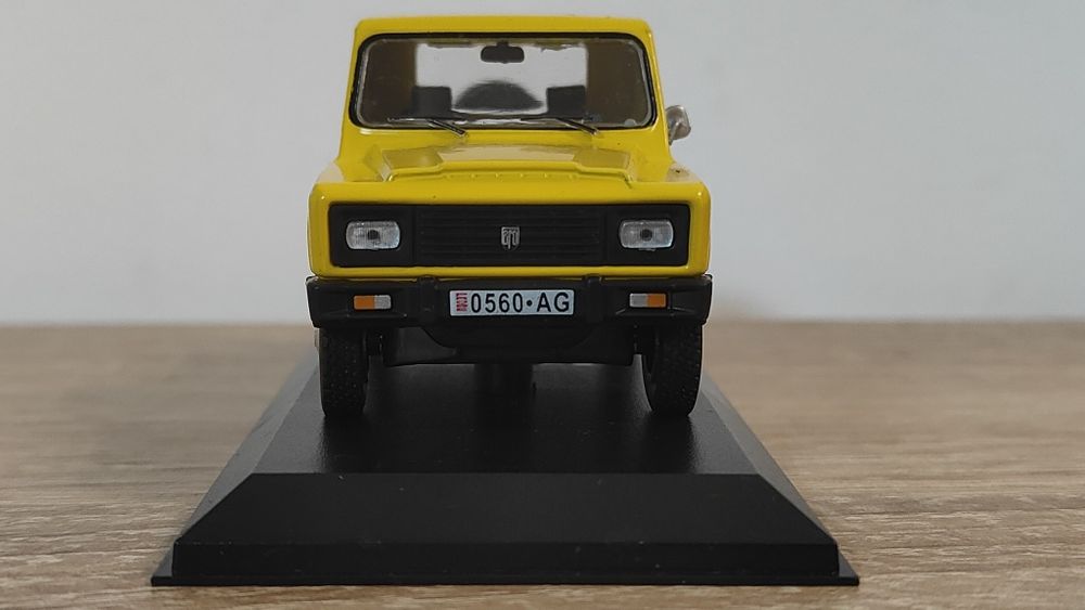 Macheta Auto 242 - 1/43