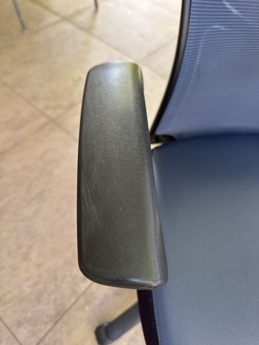 Scaun de birou rotativ