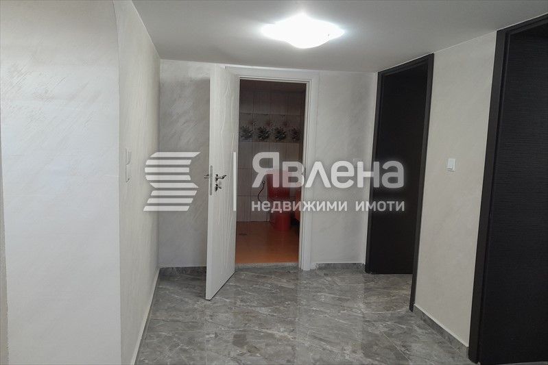 Самостоятелна къща