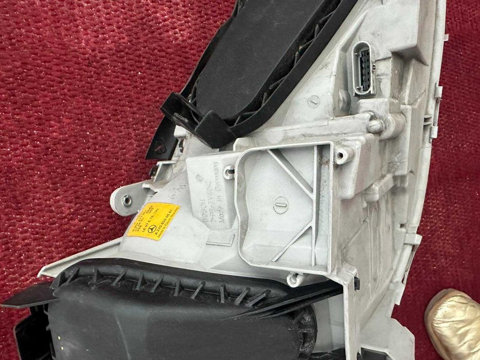 Фар-ляв и десен и стоп-ляв и десен за мерцедес s430 комплект bosh