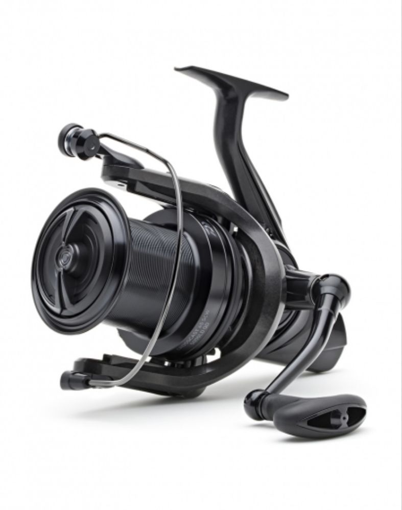 Продавам шаранджийски комплект DAIWA – 3 въдици и 3 макари!