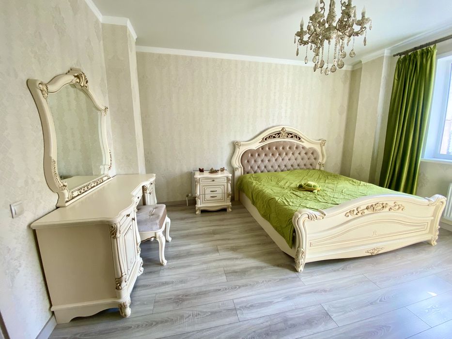 Продам спальный гарнитур Кассандра Россия