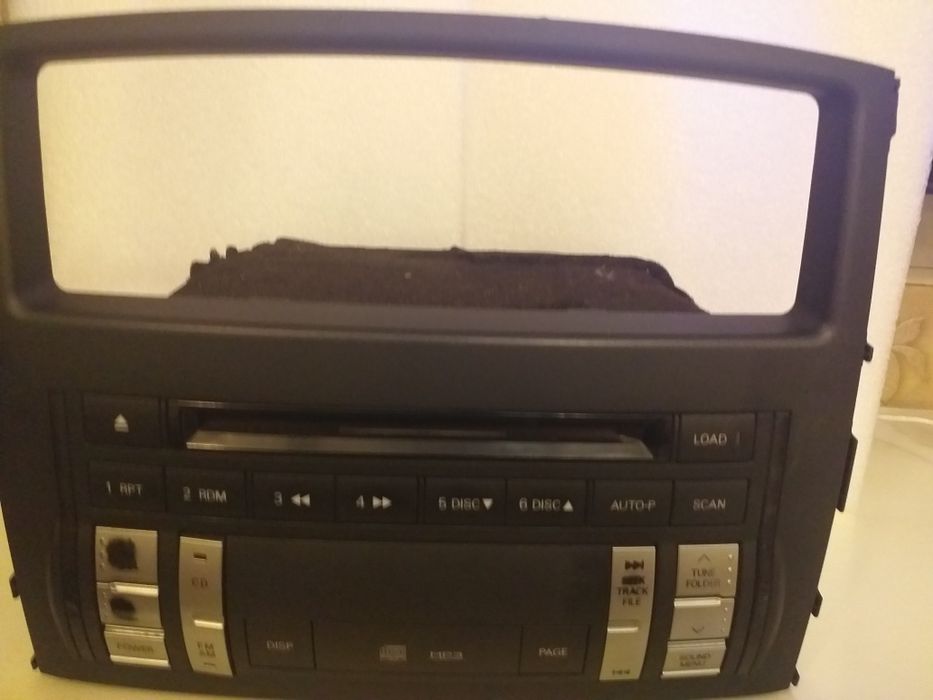 Штатный магнитофон на митсубиси Паджеро