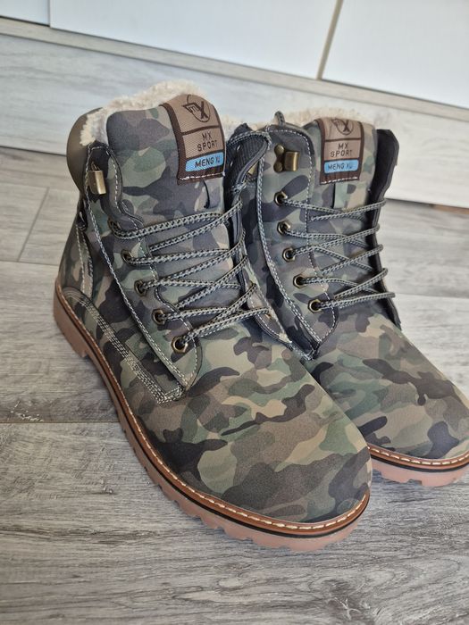 Bocanci barbati.Sunt noi.