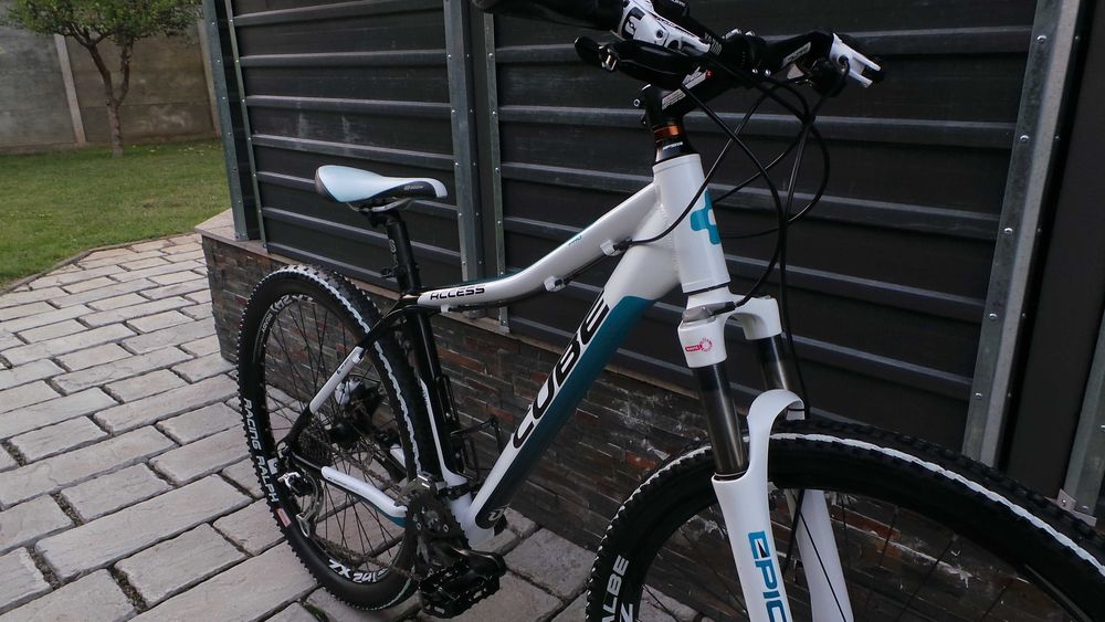 bicicleta dame/fete Mtb Cube /hidraulica/furca air