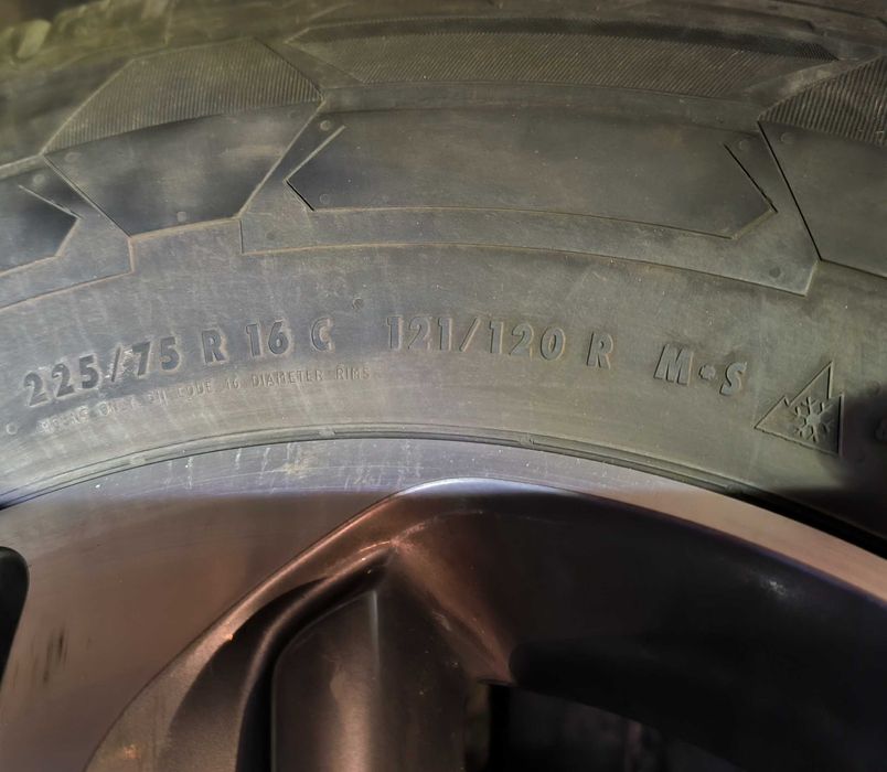 Зимни Гуми за кемпер Continental VanContact Winter 225/75/16C