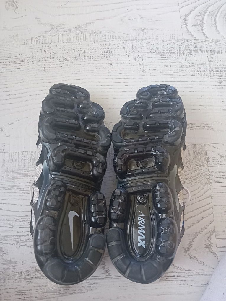 Продавам Nike Vapormax Plus