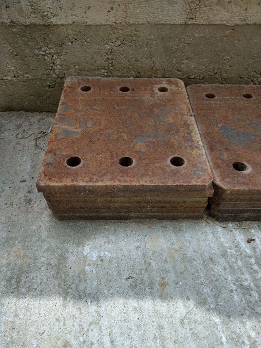 Vand placi otel pentru talpi hale sau alte intrebuintari. Pret pe buc.