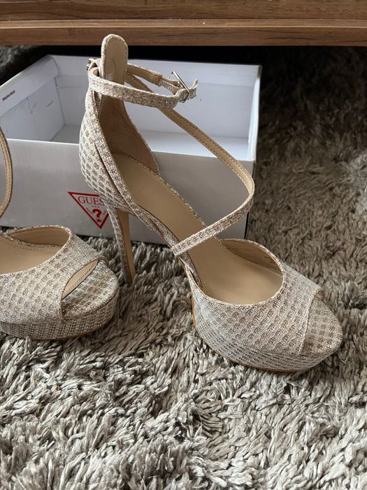 Дамски официални обувки Guess