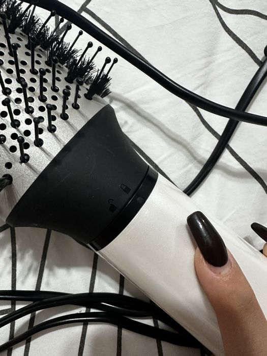 Remington четка-сешоар за обем и оформяне на коса