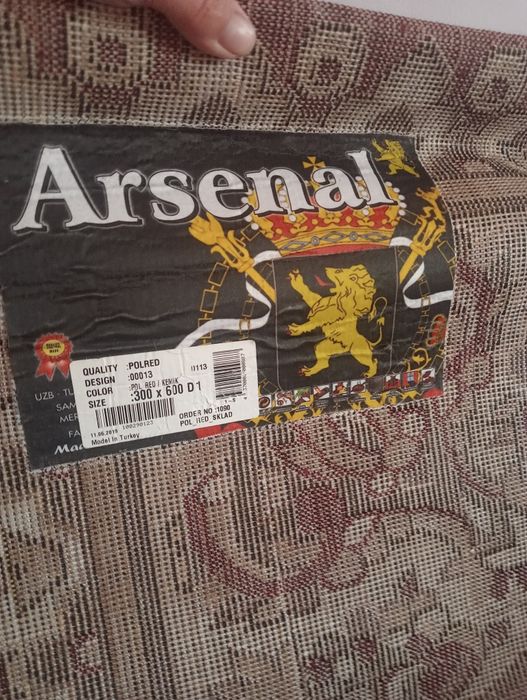 Assalomu alaykum  gilamlar sotiladi 2 ta