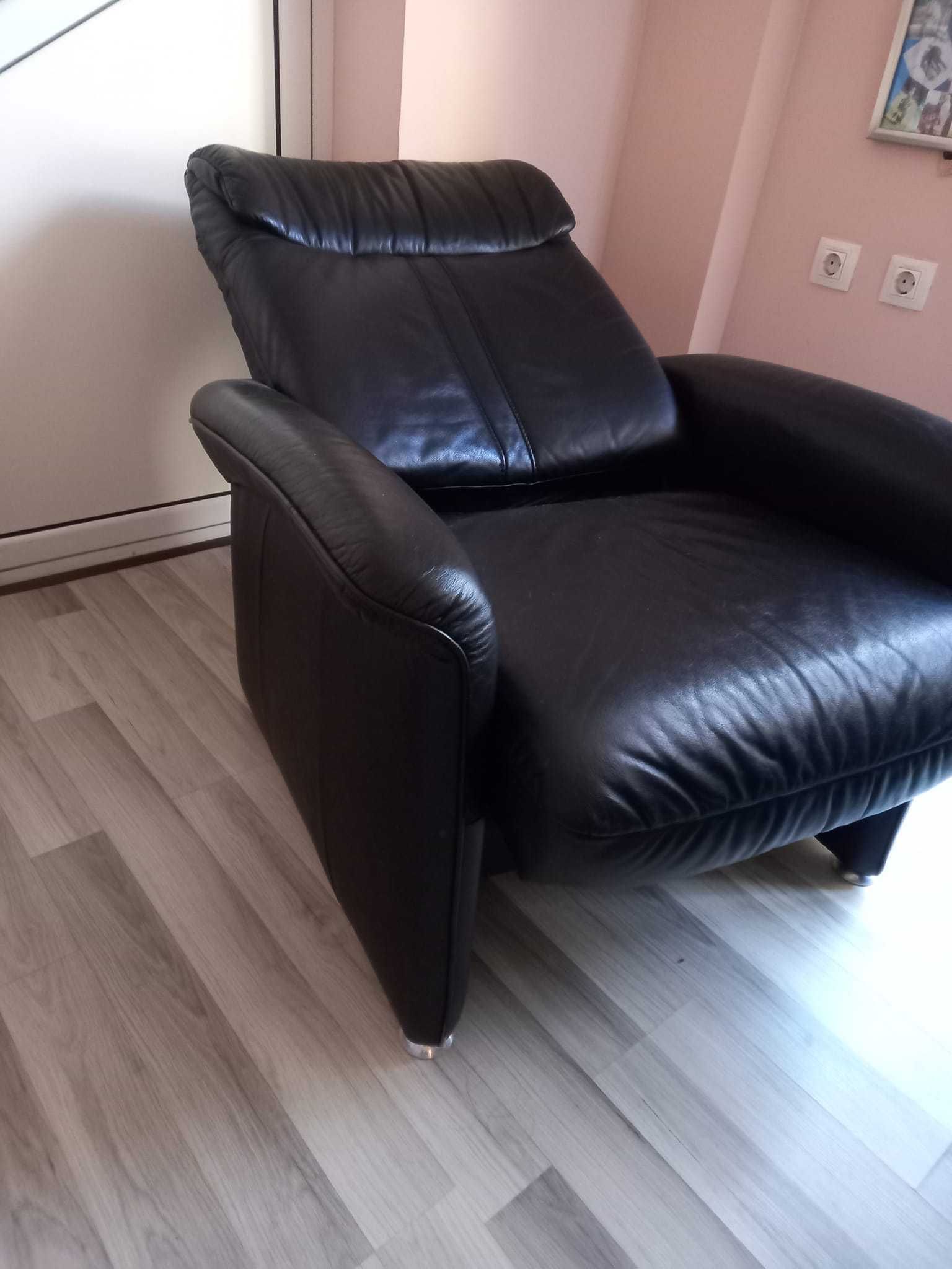 Продавам кожена гарнитура
