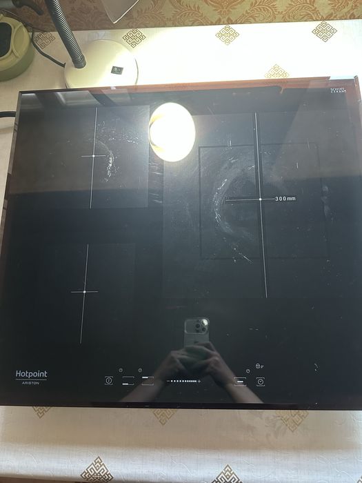 Индукционная варочная поверхность (нерабочая/ на запчасти)