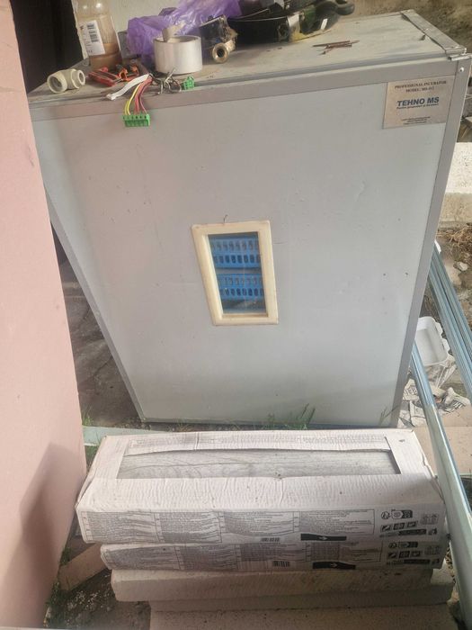 Продавам инкубатори