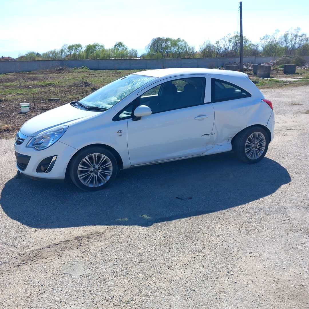 Opel Corsa D Face 2011/Опел Корса Д 1,4 бензин хечбек 3-врати на части