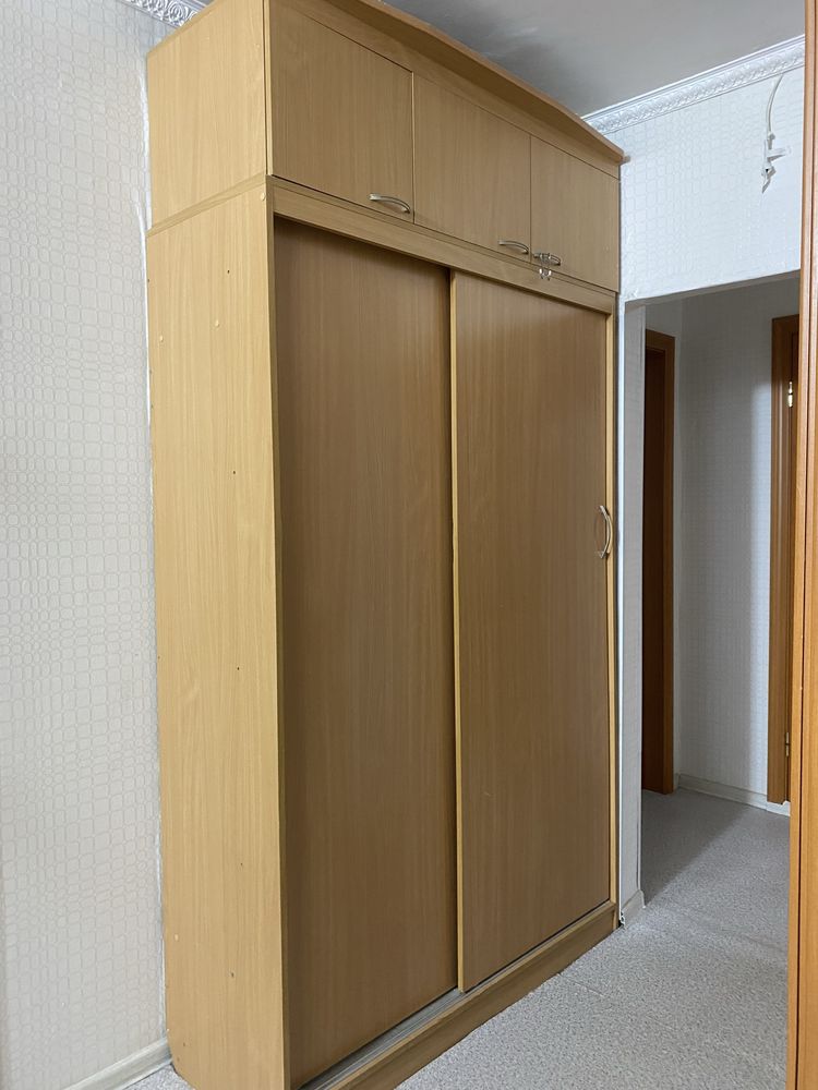 Продается шкаф для прихожей