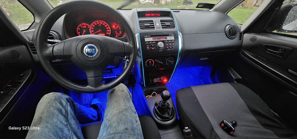 Se vinde FIAT SEDICI 4X4. Caroserie și motor de Suzuki SX4