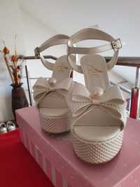 Sandale mireasa alb cu perla toc si platforma 12 cm