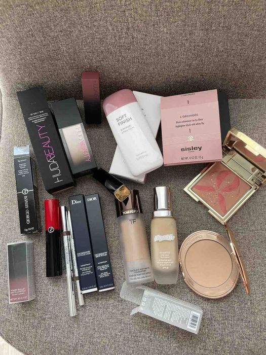 червило Dior  ,bobbi brown фон дьо тен, руж сенки ,YSL спирала червило