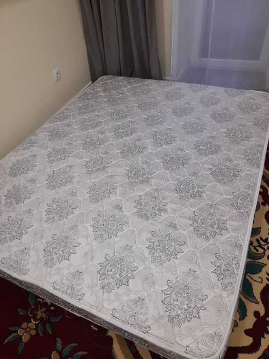 Продам Матрас 200см*160см