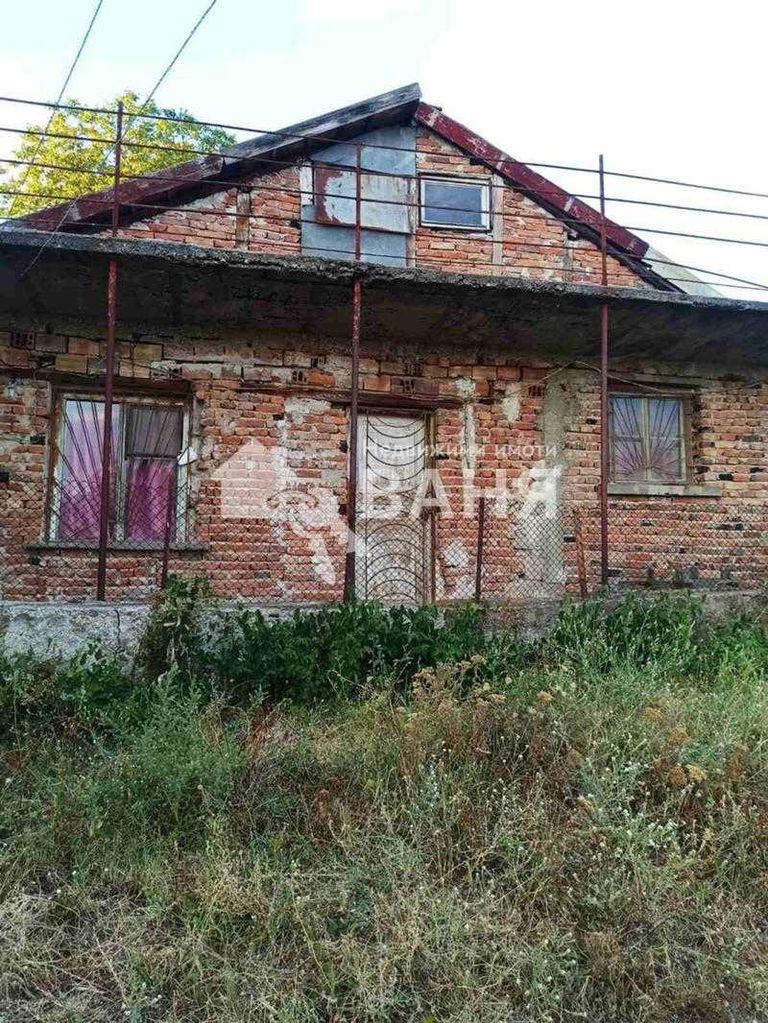 Продава се Къща в Карлово - 37 кв.м за 541 €/кв.м - Снимка #2