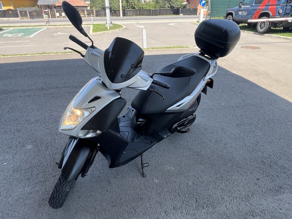 Scuter  Kymco Agility 125 cm -4timpi inmatriculat