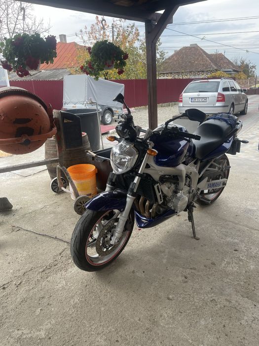 Se vinde yamaha fz6 n , toate actele valabile ,pret 2500€ neg