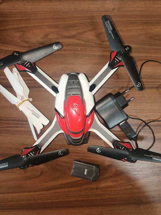 Vând dronă cu telecomandă