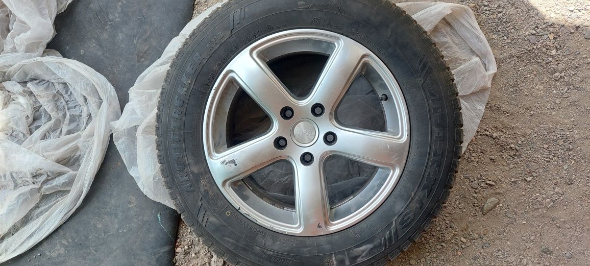 Шины Maxxis Arctictrekker