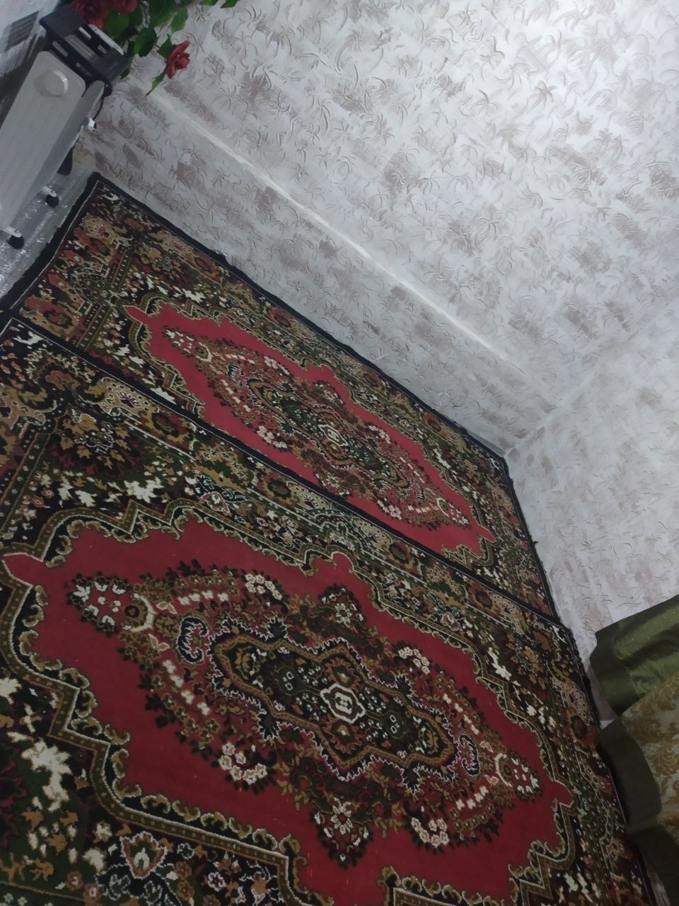 Боллага 250у.е  2 хона ховли Тошкент метрога якин мирабатиски рисивий