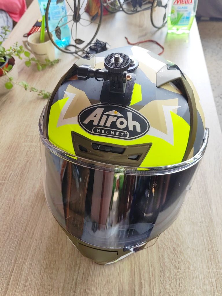 Каска Airoh, перфектно състояние