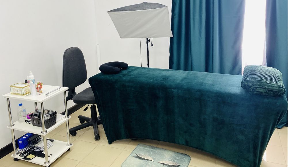 Сдам кушетку в салоне красоты