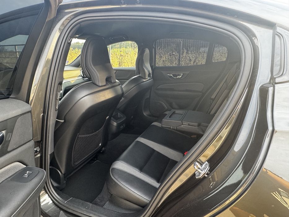 Volvo S60 2021 R design/keyless/camera/bord digital/distronic/lane