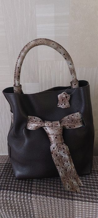 Продаю новую кожаную сумку Eminsa